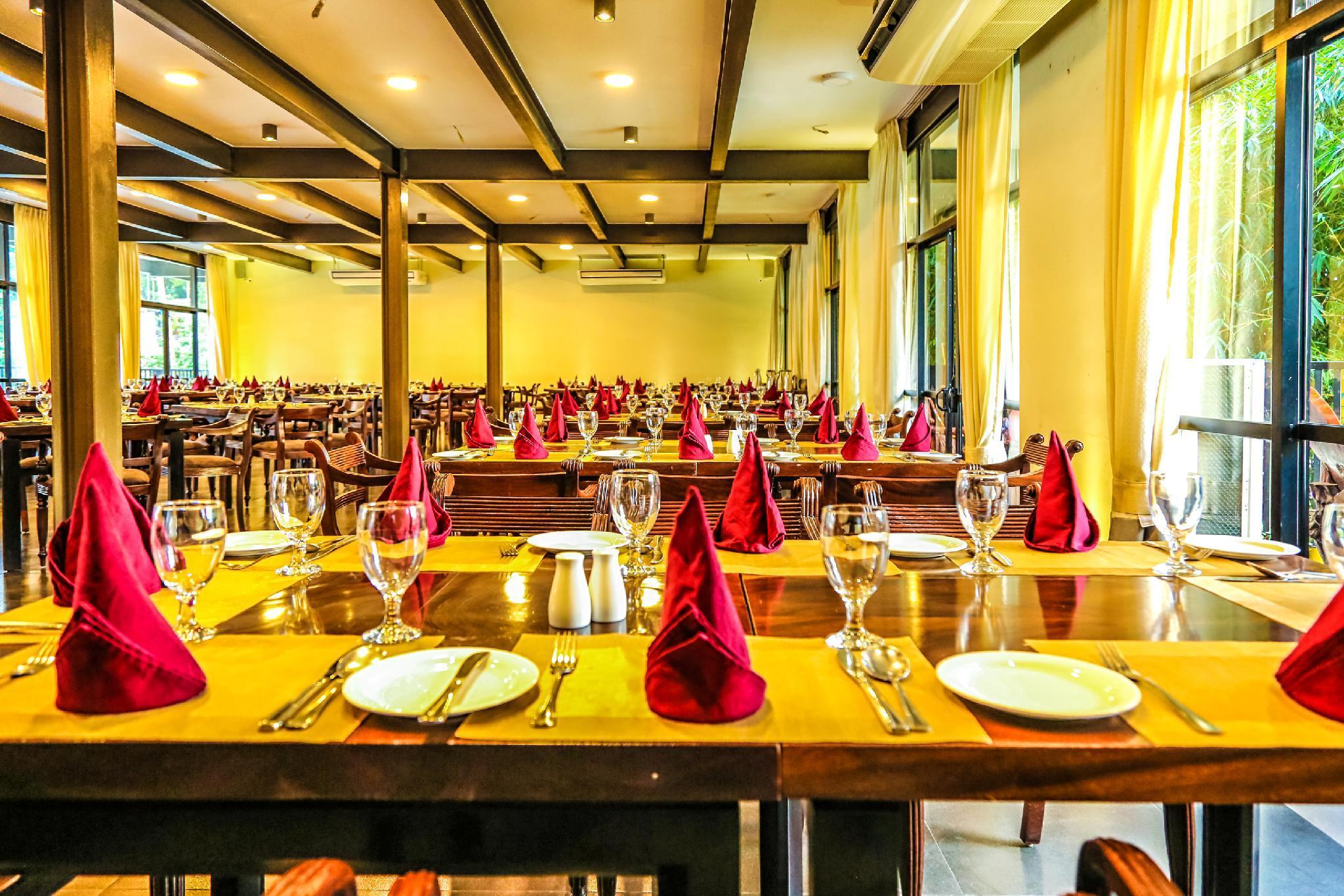 Hotel Oak Ray Regency Kandy Exterior foto