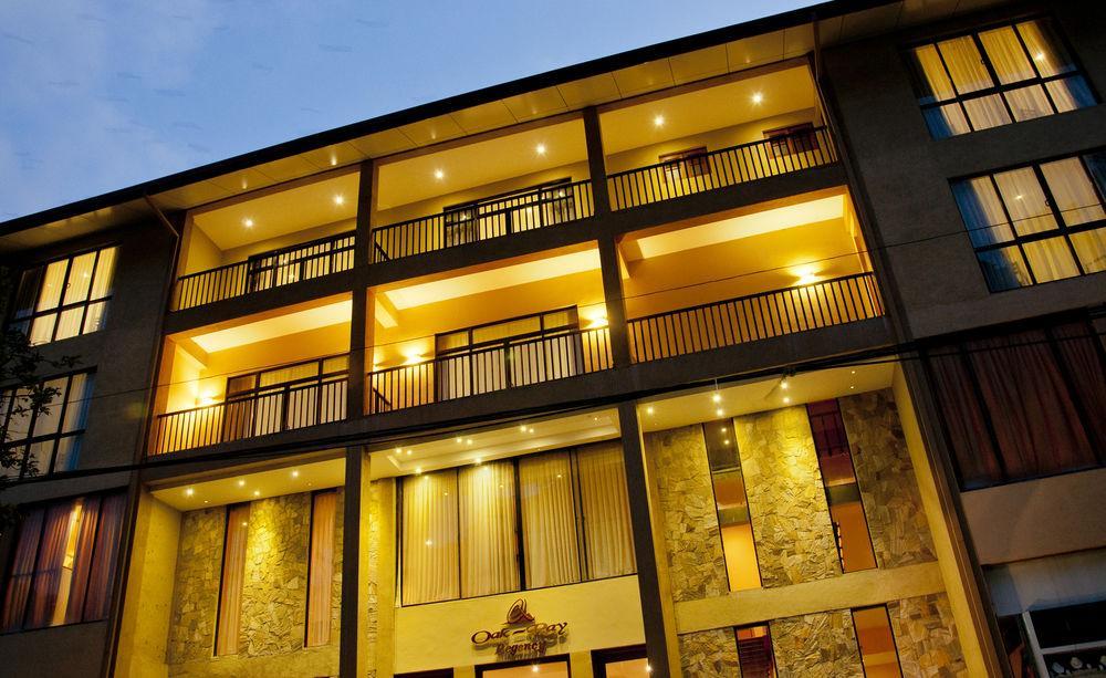 Hotel Oak Ray Regency Kandy Exterior foto