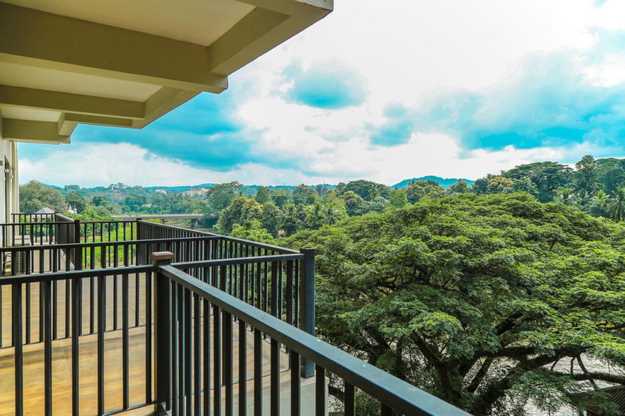 Hotel Oak Ray Regency Kandy Exterior foto